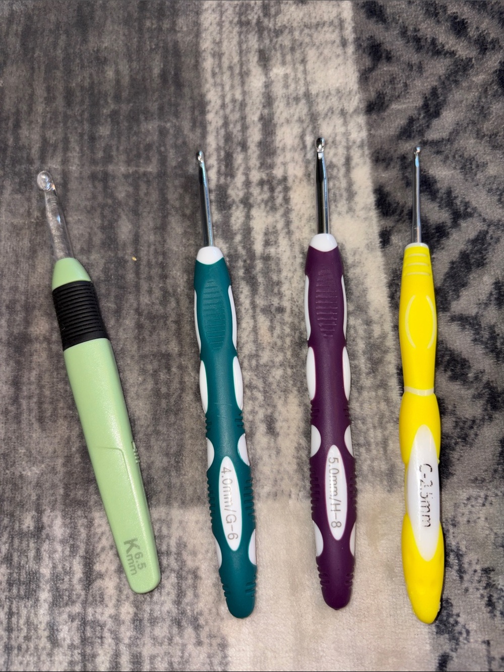 Assorted Color Crochet Hooks Set - Multi-Color - Picture 2 of 3